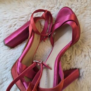 Gianni Bini Fuchsia Satin Heels